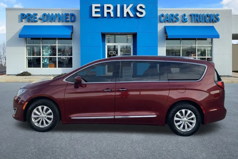 2018 Chrysler Pacifica Touring Plus photo 1