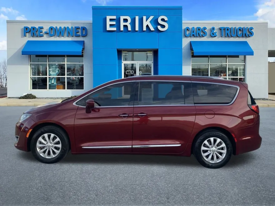2018 Chrysler Pacifica Touring Plus photo 1
