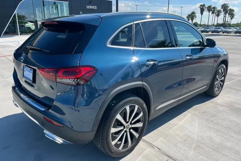 2022 Mercedes Benz GLA 250 photo 1