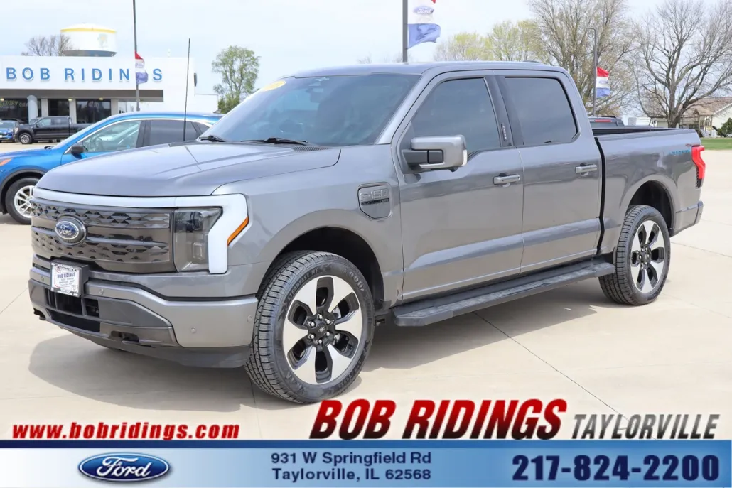 2023 Ford F-150 Lightning Platinum photo 1