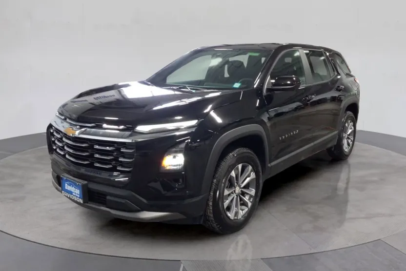 2025 Chevrolet Equinox LT photo 1