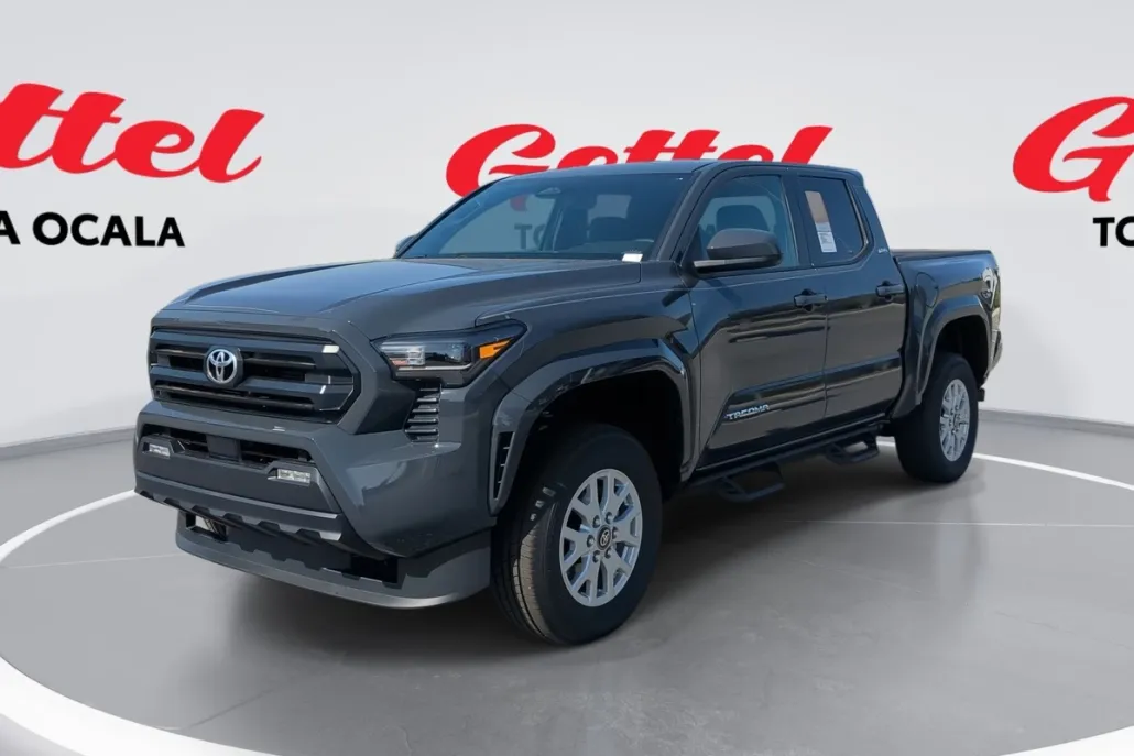 2025 Toyota Tacoma SR5 photo 1