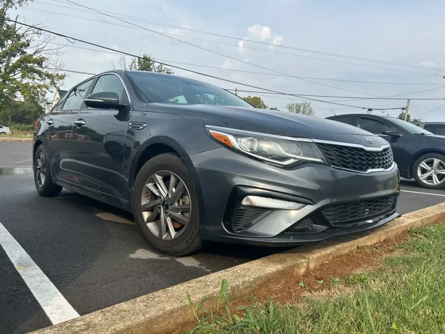 2020 Kia Optima LX photo 1