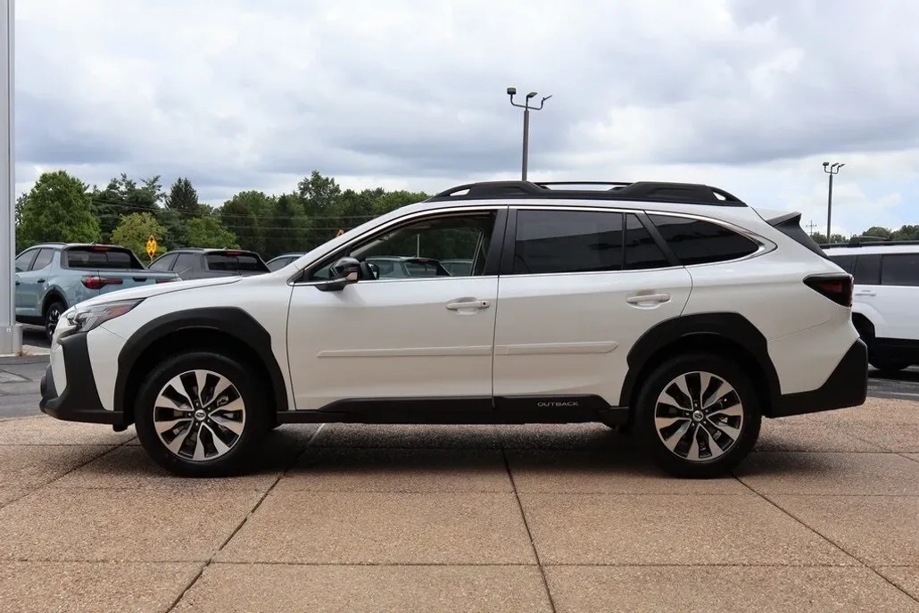 2025 Subaru Outback Limited photo 1