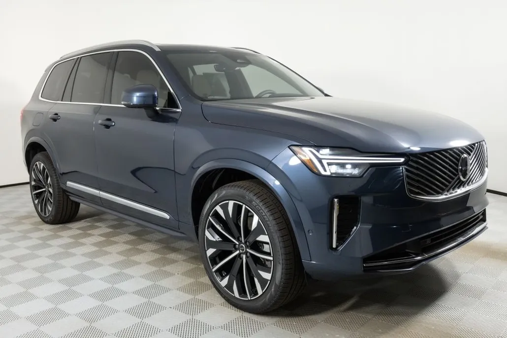 2026 Volvo XC90 Plus photo 1