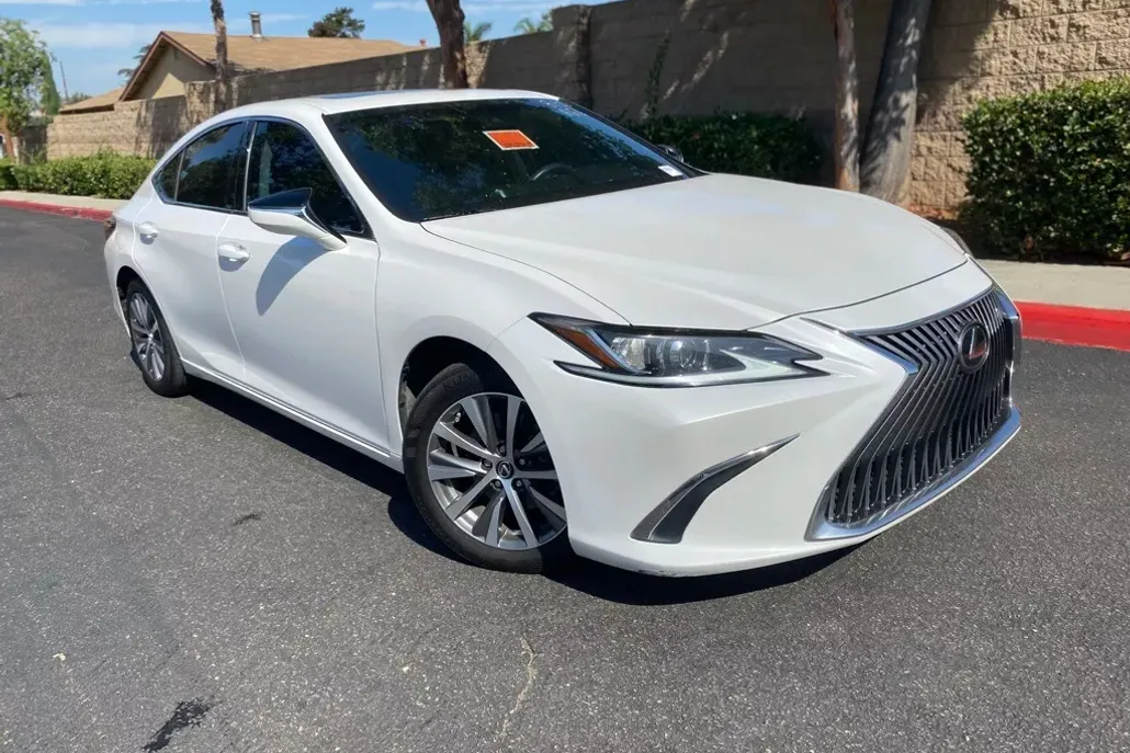 2019 Lexus ES 350 photo 1