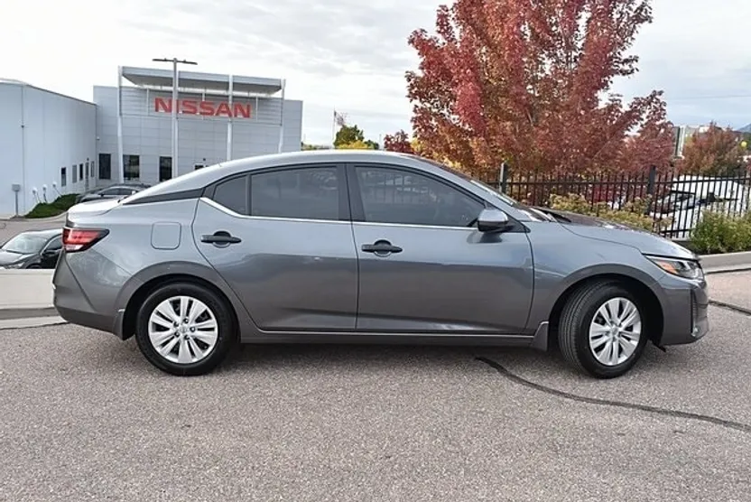 2025 Nissan Sentra S photo 1