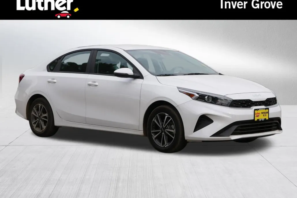 2022 Kia Forte LXS photo 1