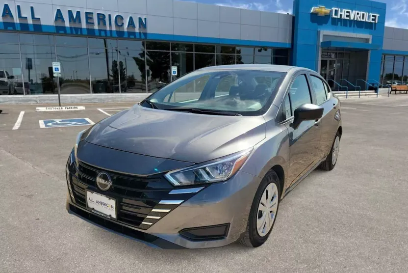 2024 Nissan Versa S photo 1