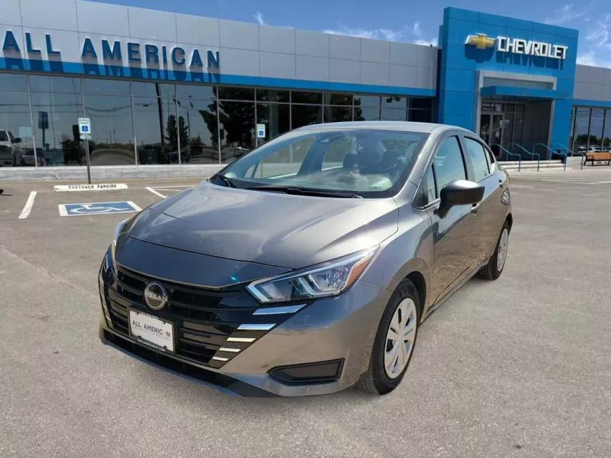 2024 Nissan Versa S photo 1