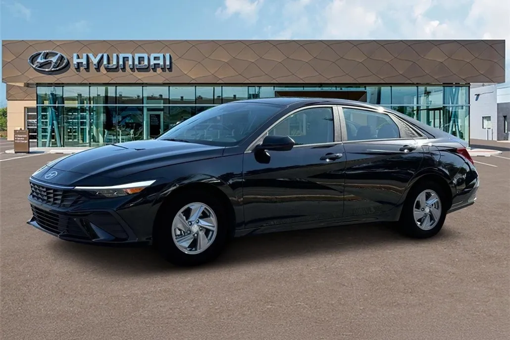 2025 Hyundai Elantra SE photo 1