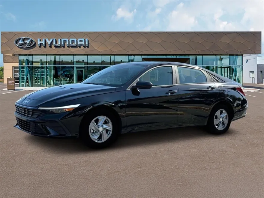 2025 Hyundai Elantra SE photo 1