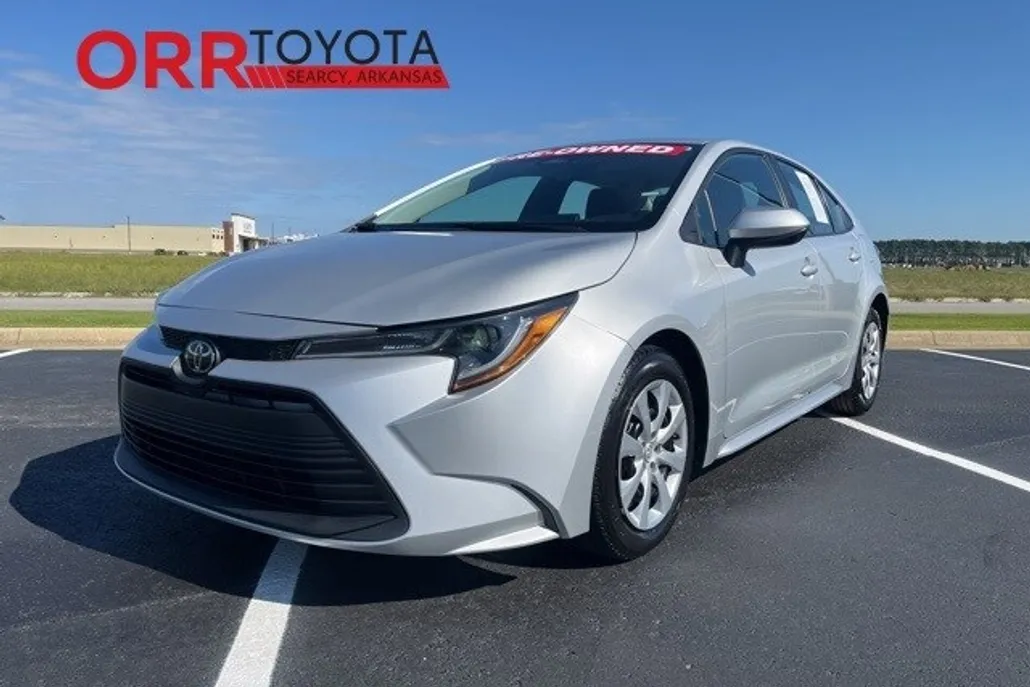 2023 Toyota Corolla LE photo 1