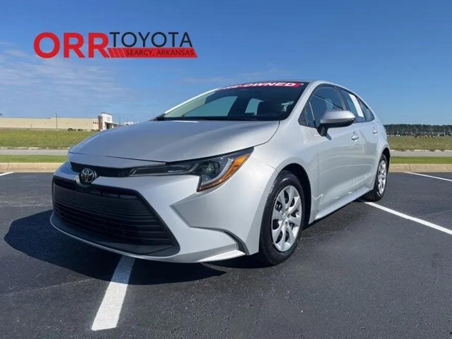 2023 Toyota Corolla LE photo 1
