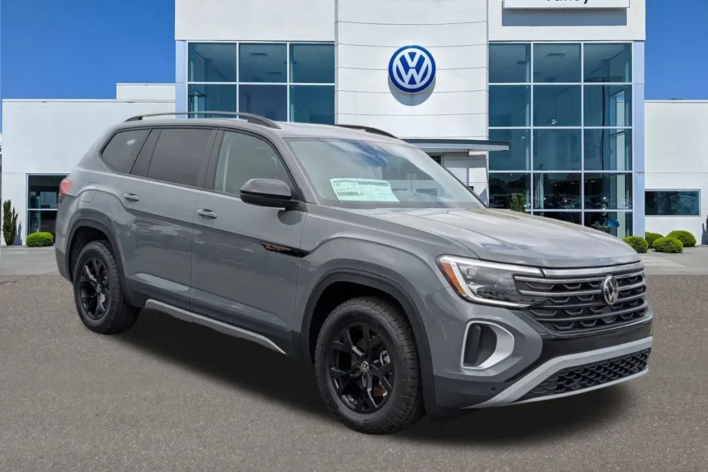 2025 Volkswagen Atlas Peak Edition SE photo 1