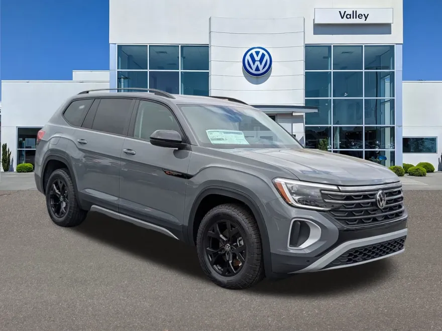 2025 Volkswagen Atlas Peak Edition SE photo 1