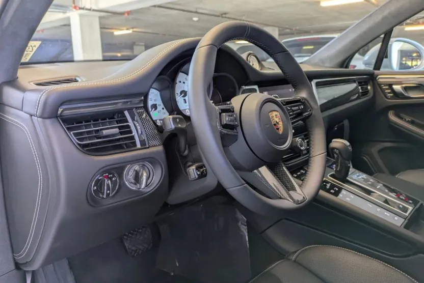 2025 Porsche Macan GTS photo 1