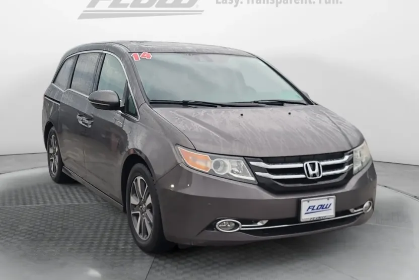 2014 Honda Odyssey Touring photo 1