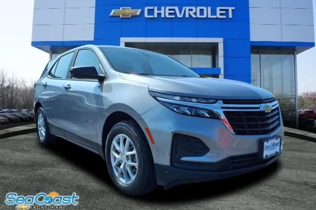 2024 Chevrolet Equinox LS photo 1