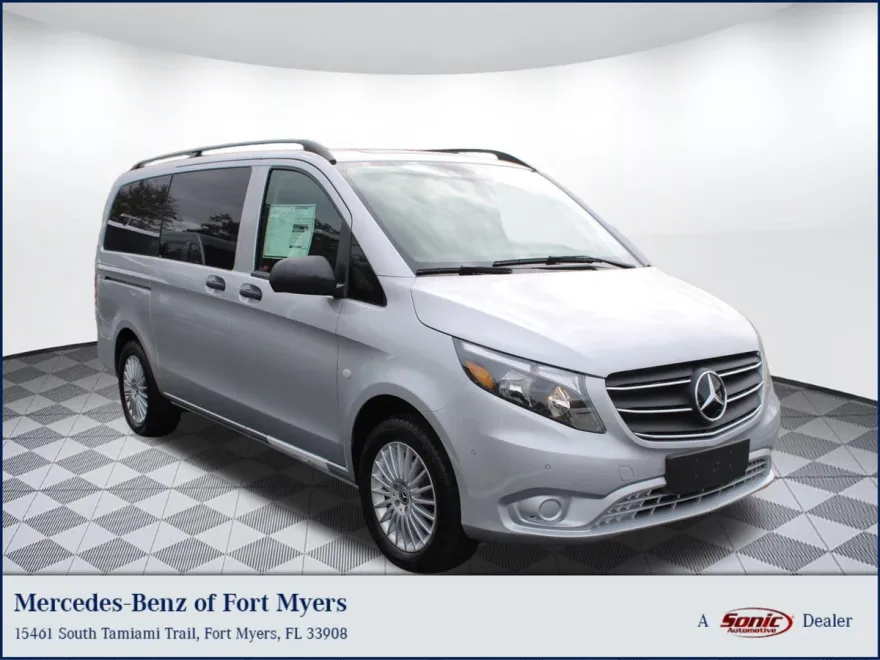 2023 Mercedes Benz Metris Van photo 1