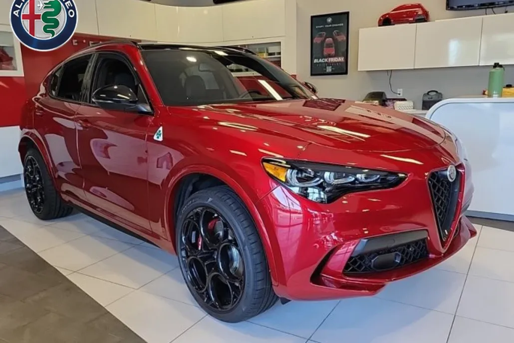 2024 Alfa Romeo Stelvio Quadrifoglio photo 1