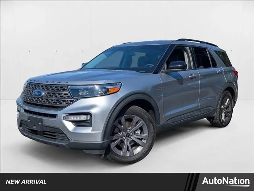 2022 Ford Explorer XLT photo 1
