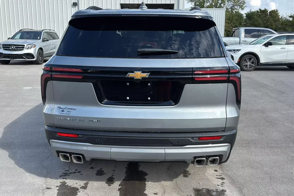 2026 Chevrolet Traverse photo 1