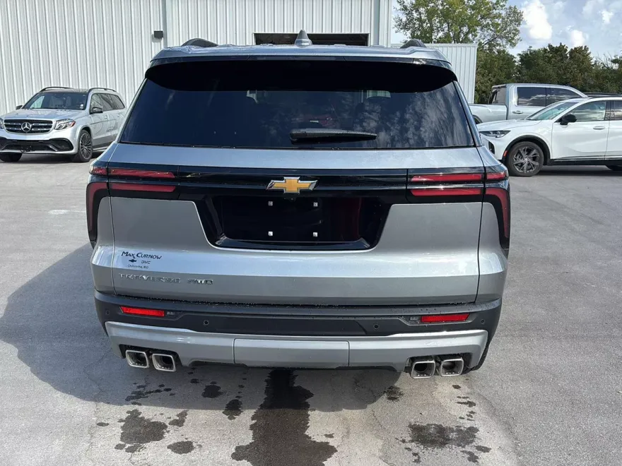 2026 Chevrolet Traverse photo 1