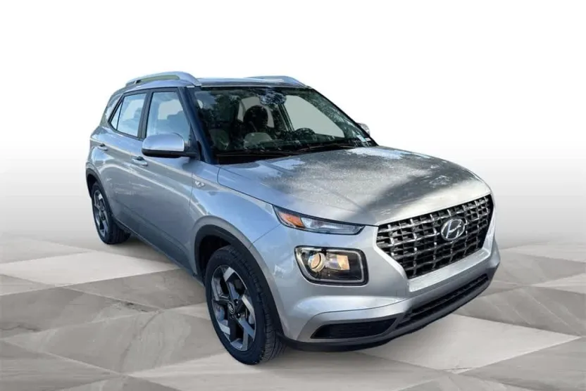 2025 Hyundai Venue SEL photo 1