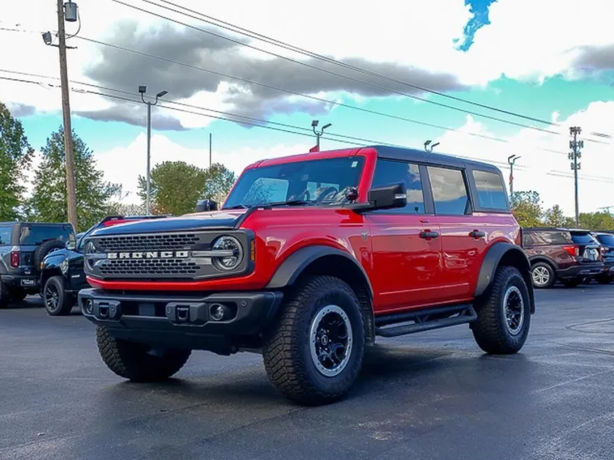 2023 Ford Bronco Badlands photo 1