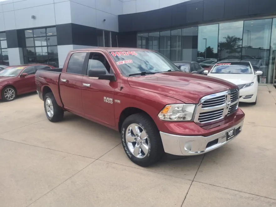 2014 Ram 1500 SLT photo 1
