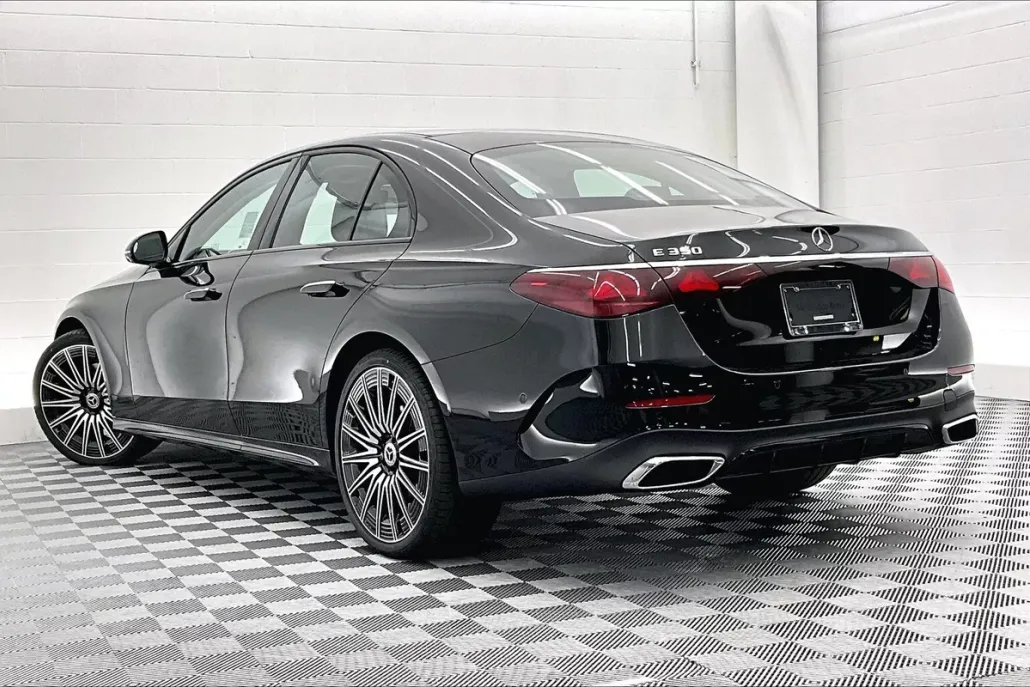 2026 Mercedes Benz E photo 1