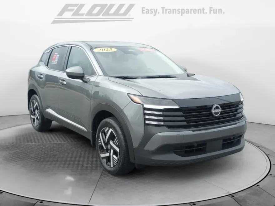 2025 Nissan Kicks SV photo 1
