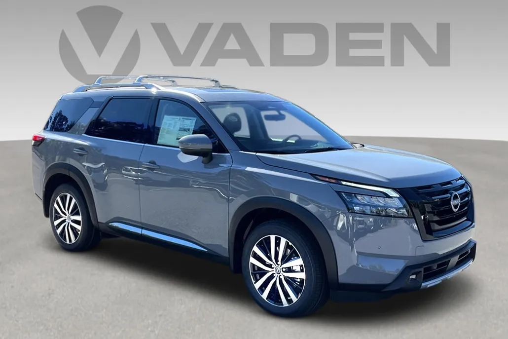 2025 Nissan Pathfinder Platinum photo 1