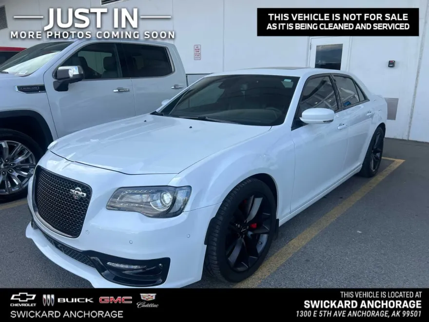 2023 Chrysler 300 photo 1
