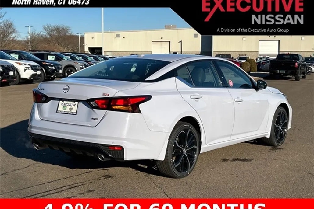 2025 Nissan Altima SR photo 1