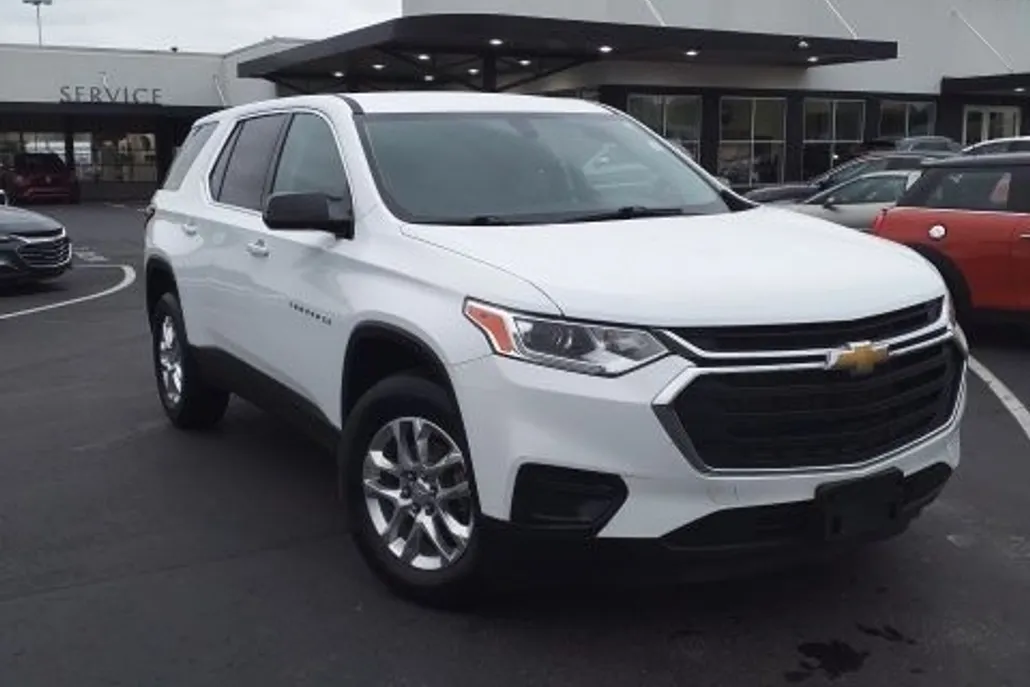 2020 Chevrolet Traverse LS photo 1