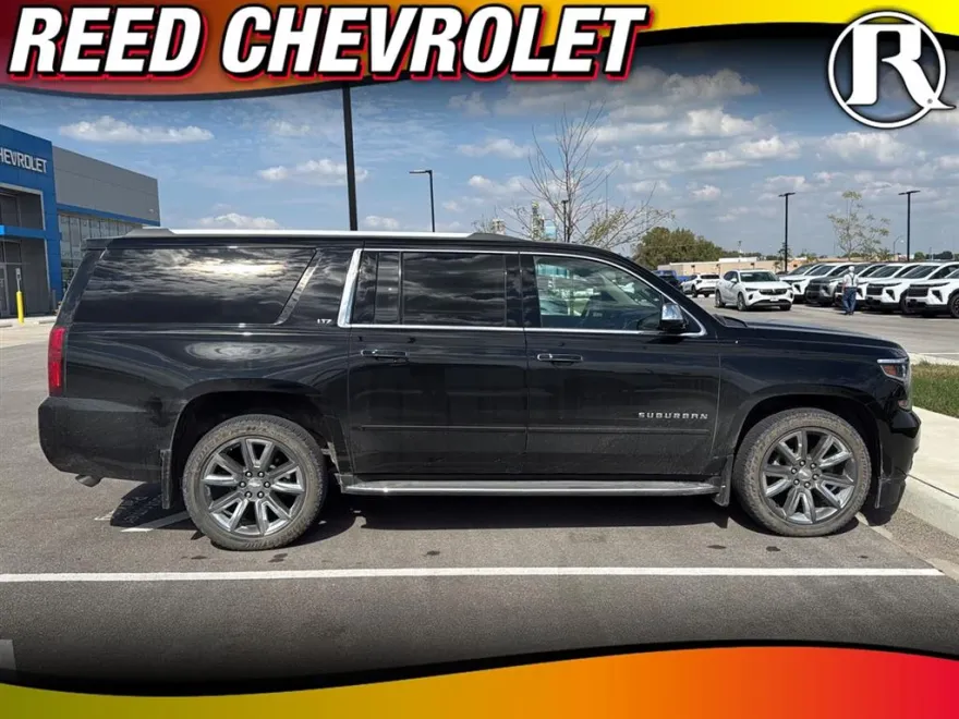 2015 Chevrolet Suburban LTZ photo 1