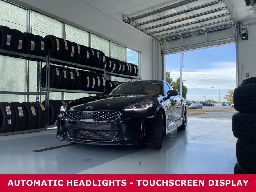 2020 Kia Stinger GT2 photo 1