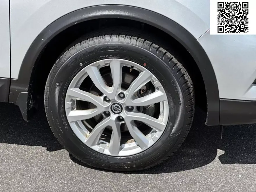 2022 Nissan Rogue Sport S photo 1