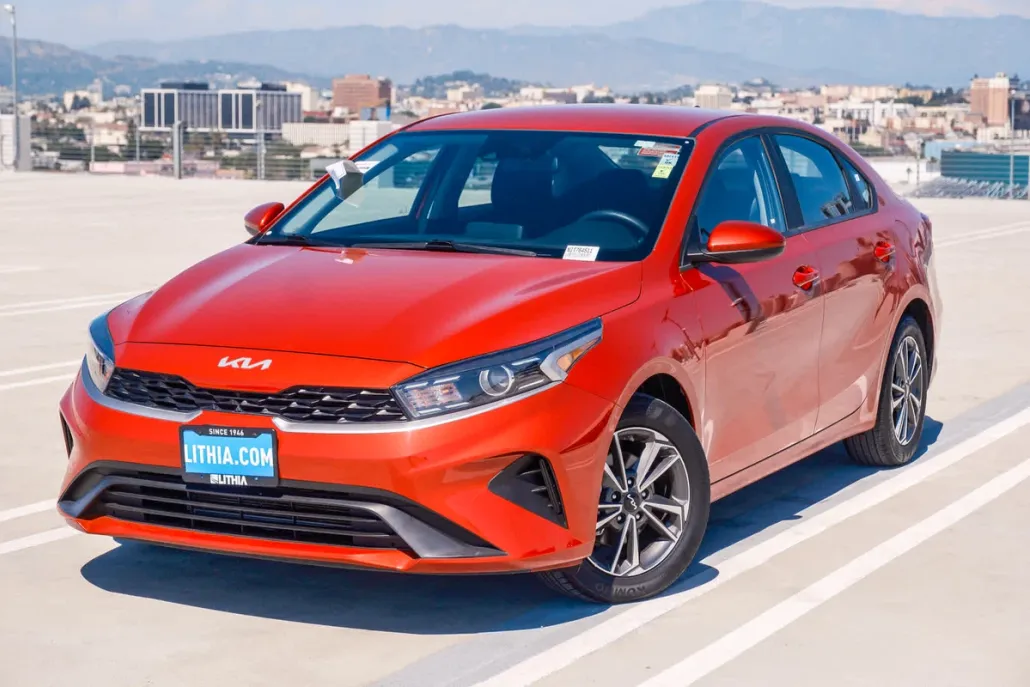2024 Kia Forte LXS photo 1