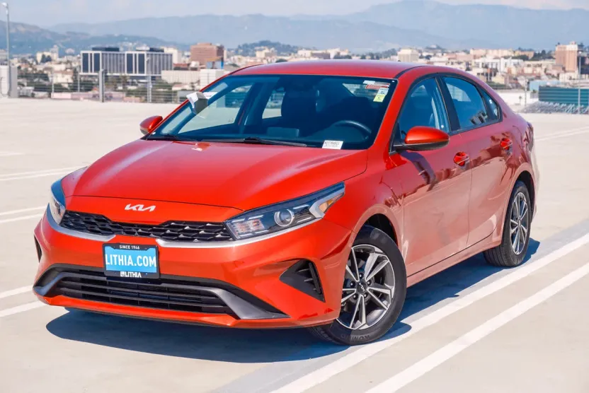 2024 Kia Forte LXS photo 1