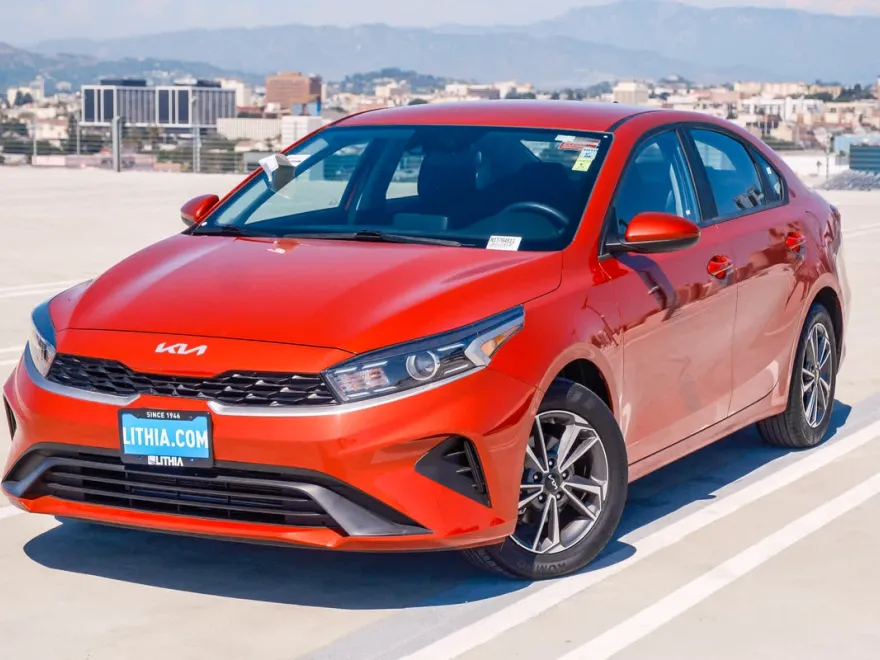 2024 Kia Forte LXS photo 1
