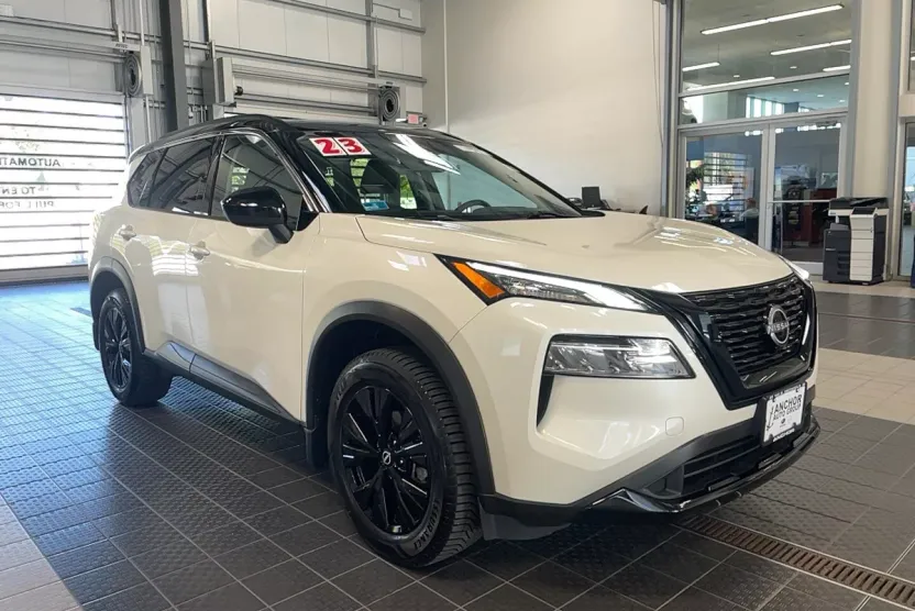 2023 Nissan Rogue SV Midnight Edition photo 1