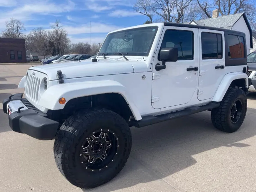 2015 Jeep Wrangler Unlimited Sahara photo 1