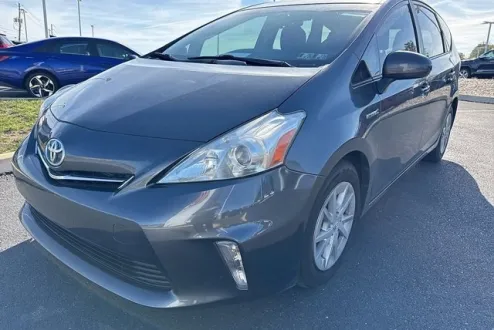 2012 Toyota Prius V Two photo 3