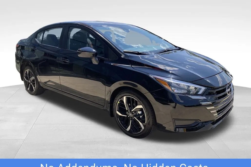 2025 Nissan Versa SR photo 1