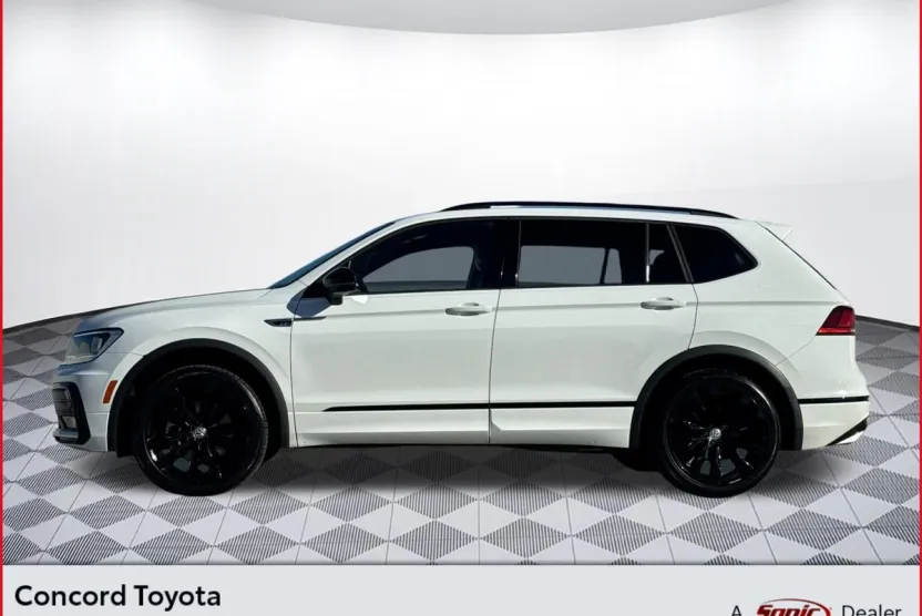2021 Volkswagen Tiguan SE photo 1