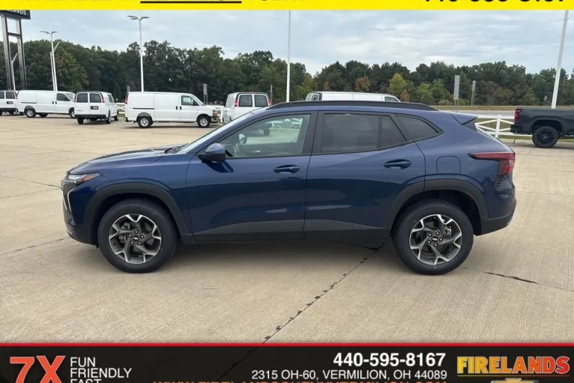 2024 Chevrolet Trax LT photo 1