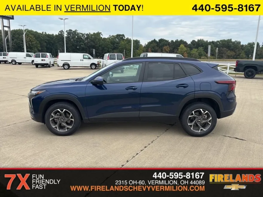 2024 Chevrolet Trax LT photo 1
